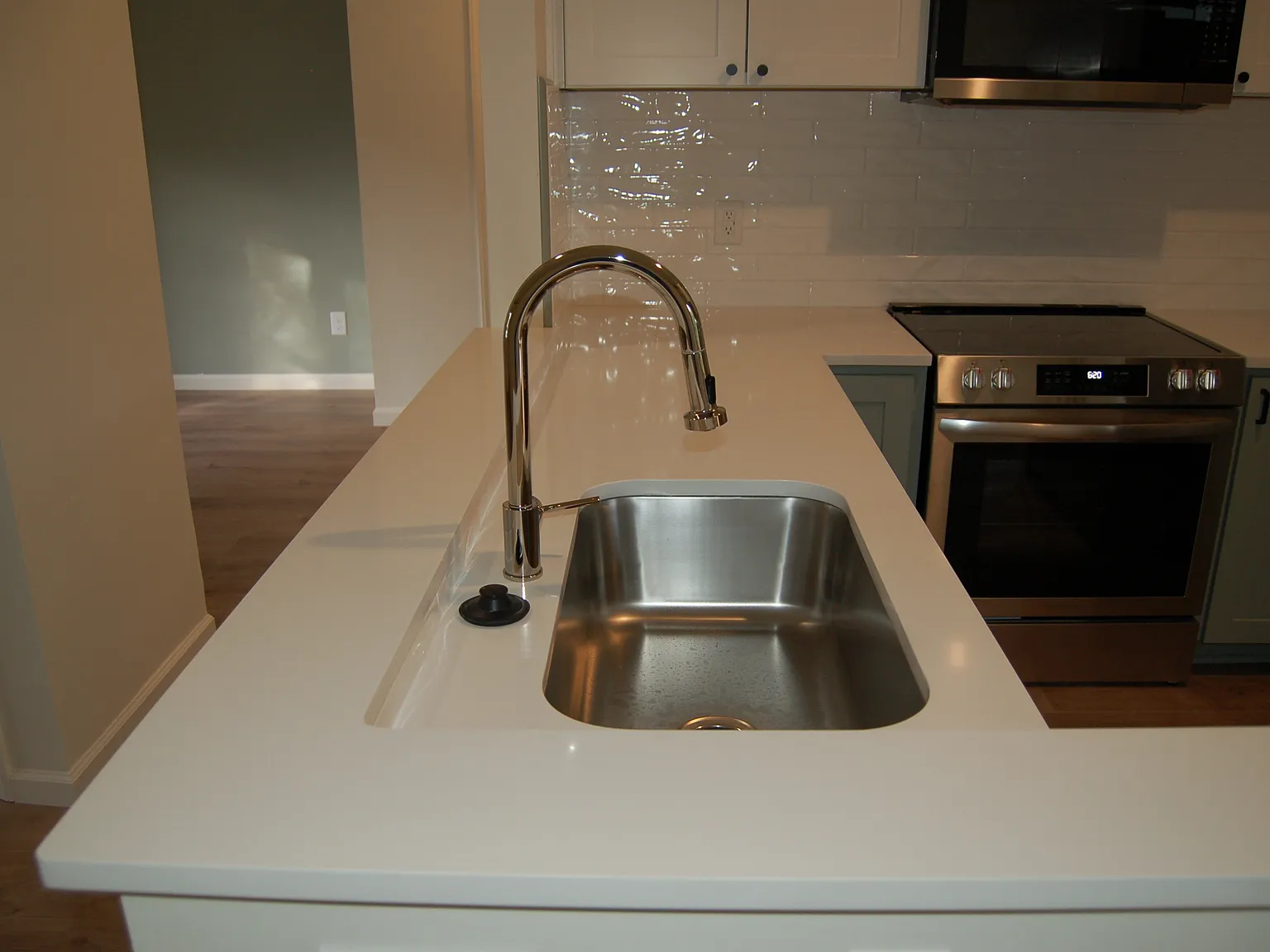 1 bed, 576 sqft, $1,350 — Photo 4