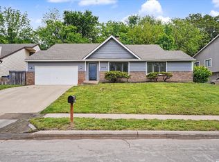 2018 Crossgate Dr, Lawrence, KS 66047