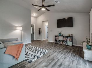 604 SW 23rd St, Moore, OK 73160