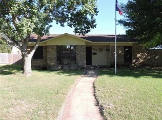 729 Lynnewood Ave, Burleson, TX 76028