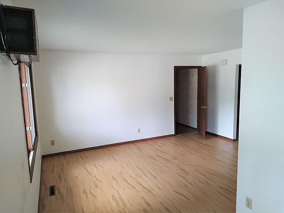 4th image of 6264 15th St N