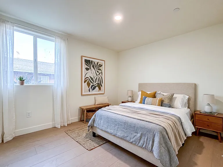 Brand New Luxury 4 & 5 Bed Units — Photo 15