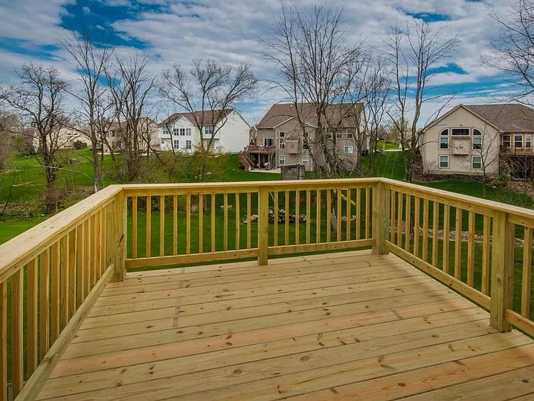 2323 Charoe St — Photo 27