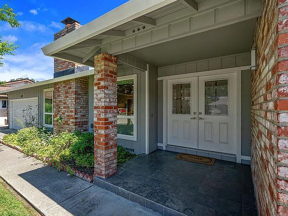 3rd image of 469 Pythian Road