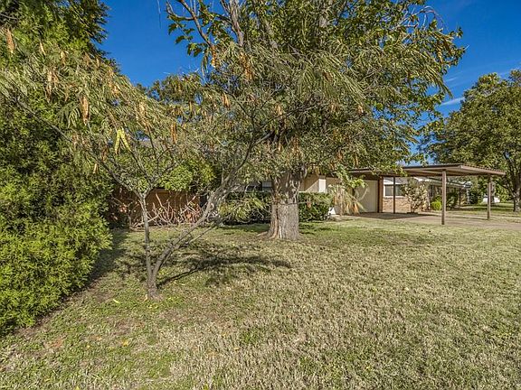 3rd image of 2334 Hollis Dr