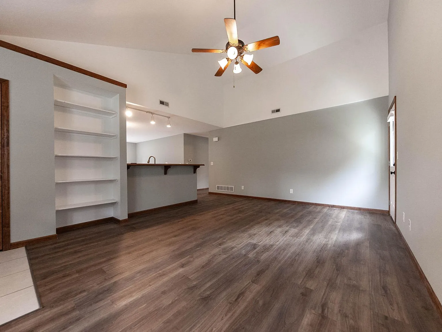 3 bed, 1400 sqft, $1,875 — Photo 3