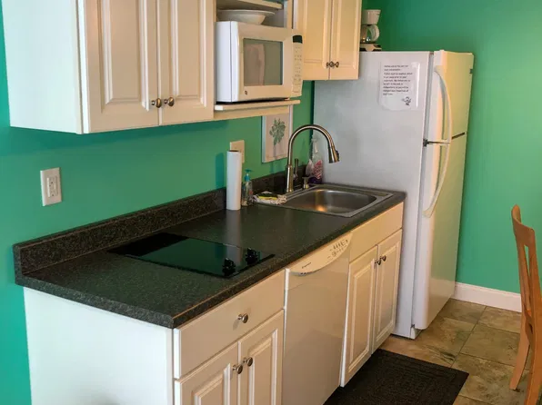18 Ocean Blvd #12, Hampton, NH 03842