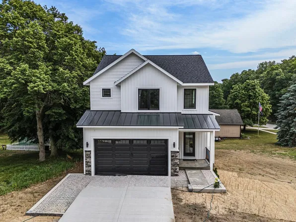 3702 Dunes Pkwy, Muskegon, MI 49441