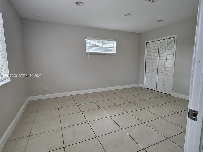 4900 Cleveland St — Photo 15