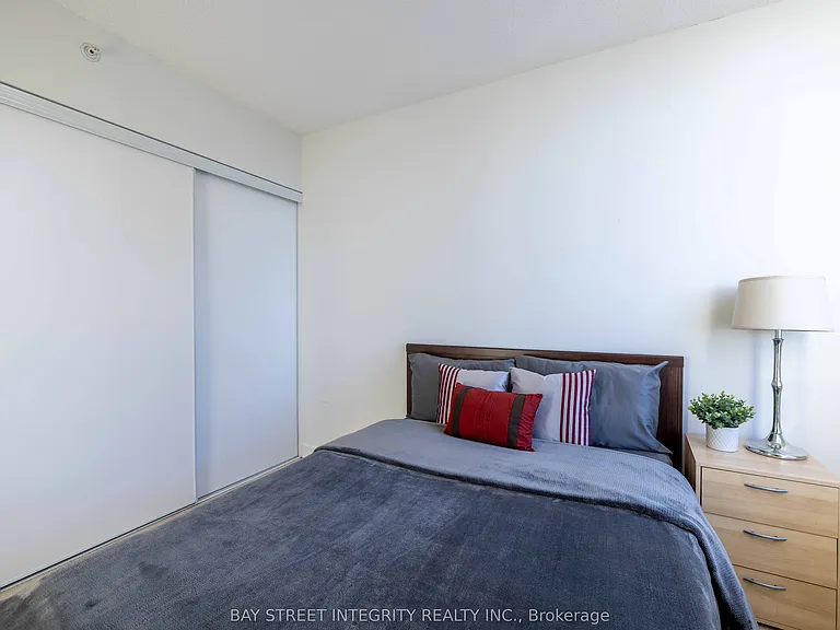 5740 Yonge St #1510 — Photo 11