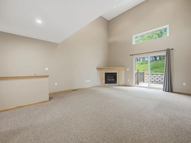 2414 Catskill Ct — Photo 11