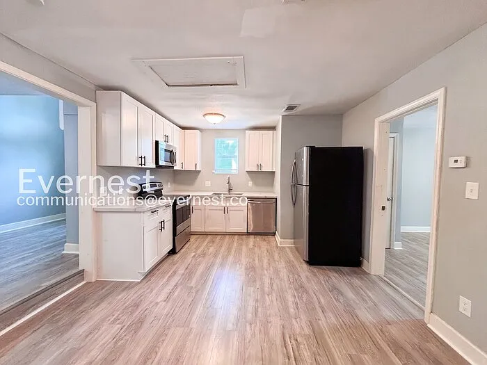2 bed, 1.0 bath, 1785 sqft, $1,225 — Photo 3