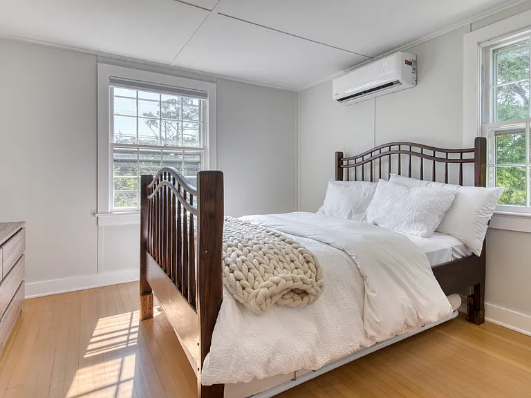 77 Gardiner Dr — Photo 5