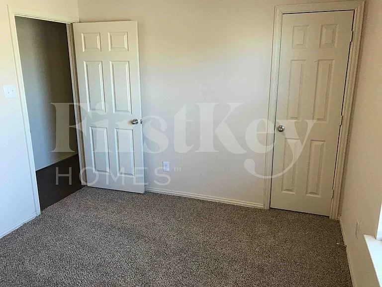 1218 Jewell Ln — Photo 10