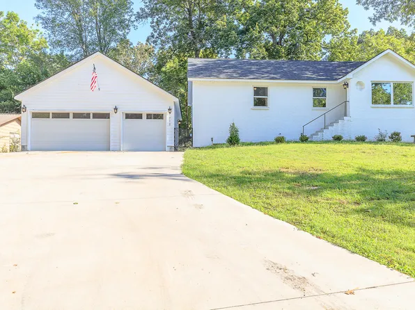 712 N Oakwood St, Rossville, GA 30741