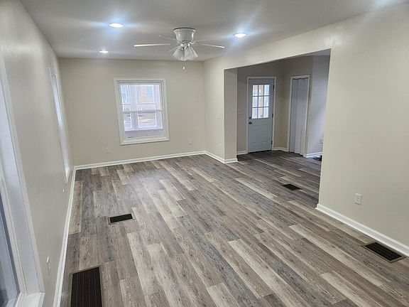 2nd image of 2421 Plum St