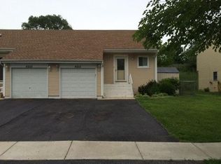 4653 Whitney Dr, Hanover Park, IL 60133