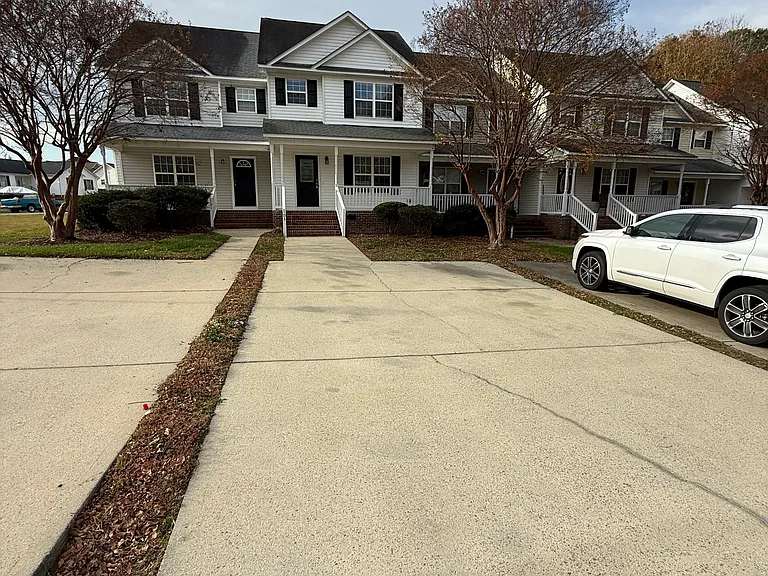 103 Wimbledon Ct — Photo 3