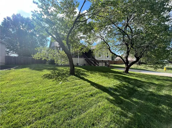 734 SE Wingate St, Lees Summit, MO 64063