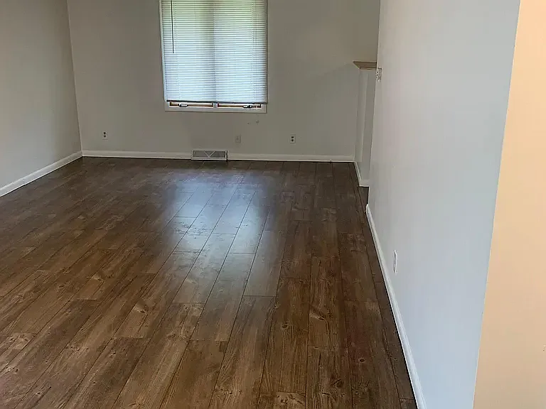 905 E Scovill St — Photo 4