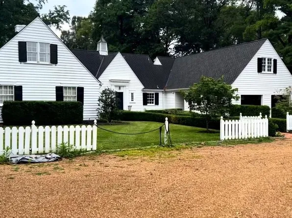 10510 Ladue Rd, Saint Louis, MO 63141