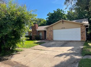 2706 Treeview Dr, Arlington, TX 76016