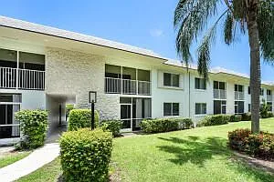 2 bed, 2.0 bath, 931 sqft, $2,550 — Photo 2