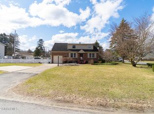 1001 Bill Rd, Schenectady, NY 12303