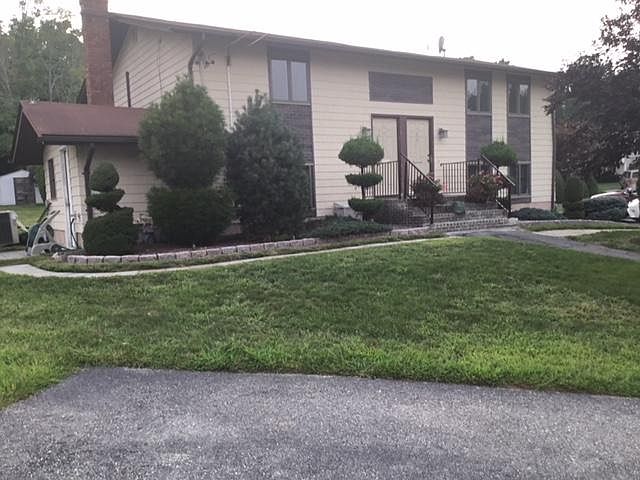 1st image of 6 Katherine Dr