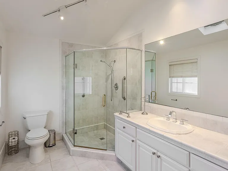 1483 Koch Ln — Photo 9