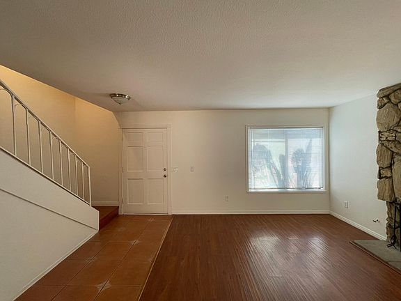 3rd image of 1209 S Pine Ave