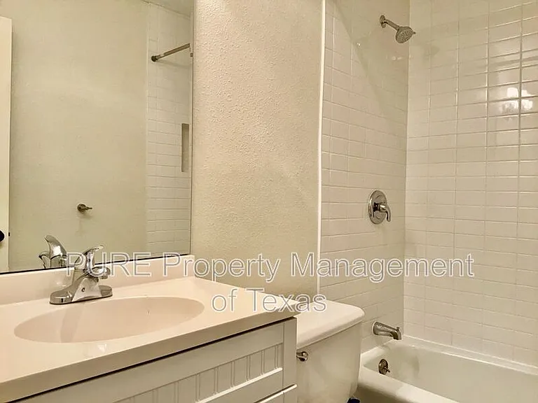 407 Meadowcreek Cir — Photo 14