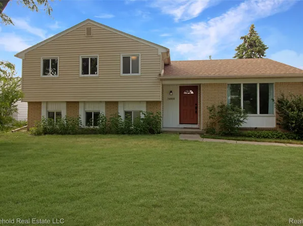 14900 Westpoint Dr, Sterling Heights, MI 48313