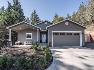 250 Oak Knl, Jacksonville, OR 97530