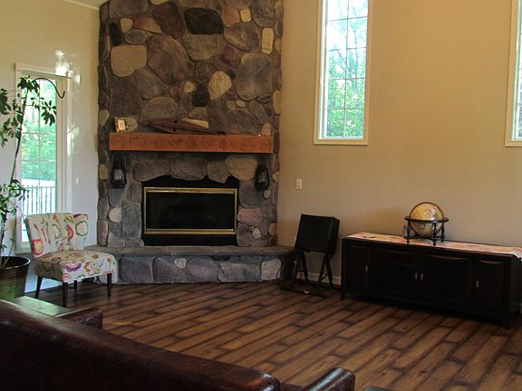 2nd image of 4151 N 33rd St