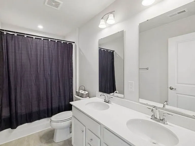6075 Ives Ave — Photo 4