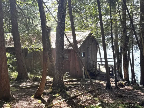 77 Orchard Drive, Saint Albans, ME 04971
