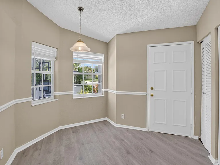 8108 Summer Shores Dr — Photo 11