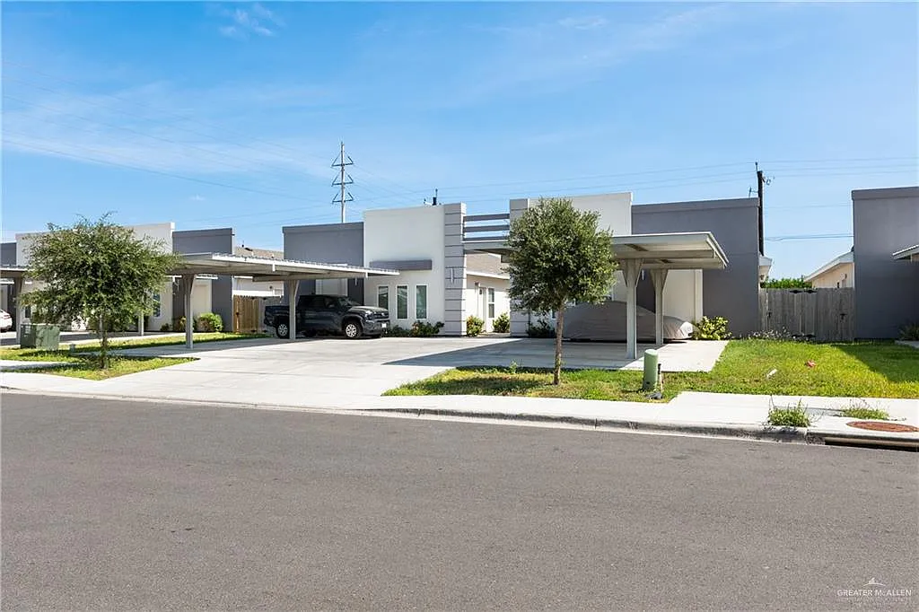 2 bed, 2.0 bath, 800 sqft, $1,000 — Photo 1