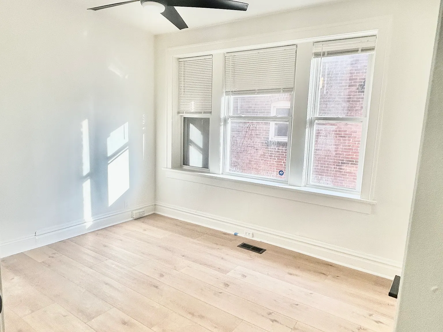 3 bed, 1100 sqft, $1,295 — Photo 2
