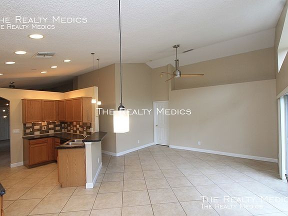 5th image of 4445 Brookdale Ct