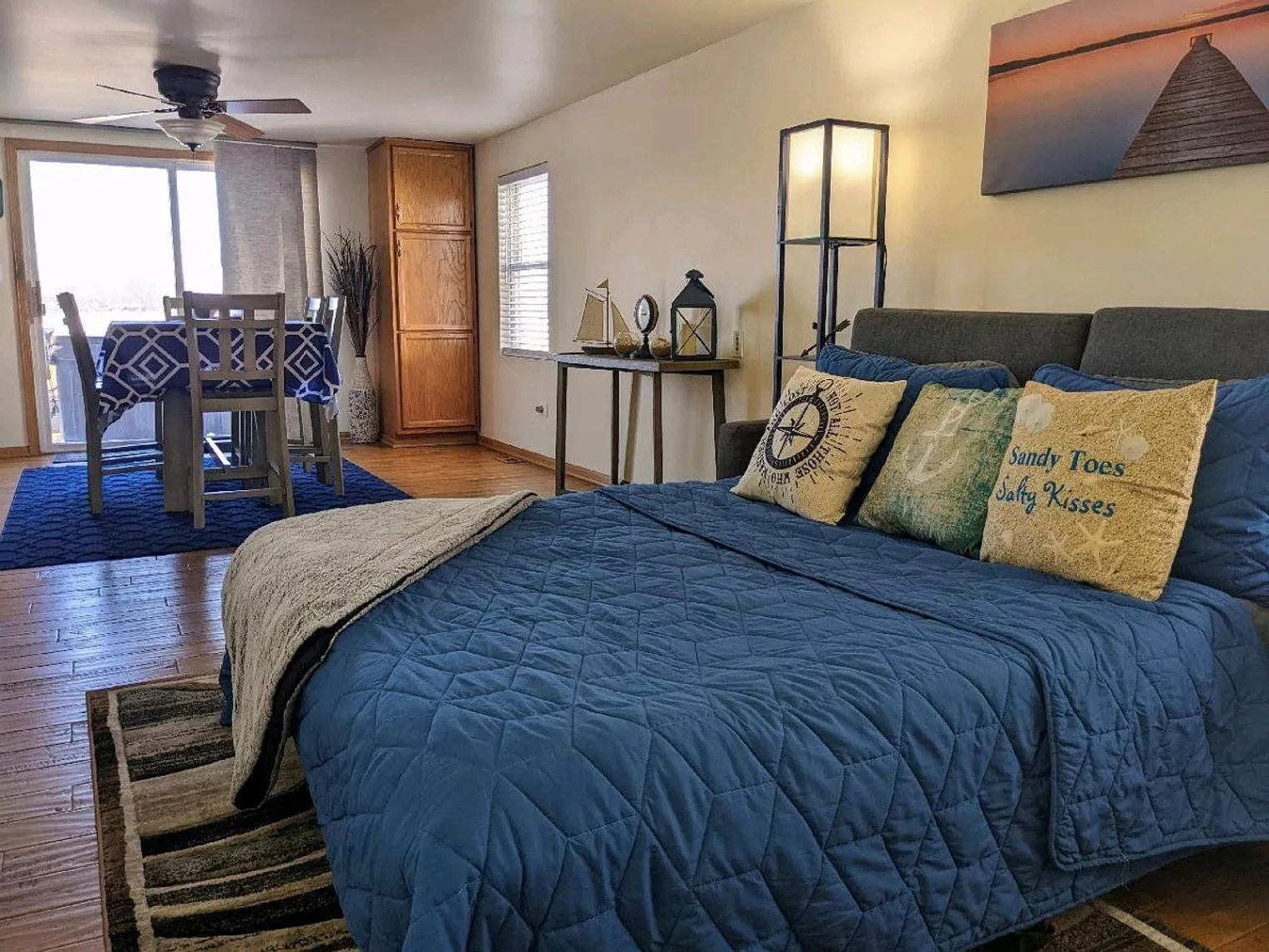 2 bed, 2.0 bath, 1205 sqft, $4,725 — Photo 2