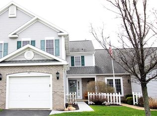 22 Foxe Cmns, Rochester, NY 14624