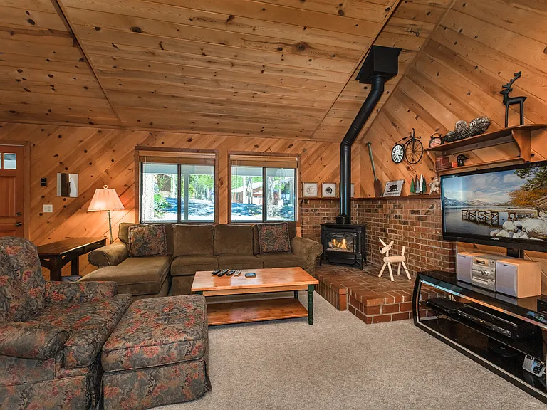 10009 Lausanne Way — Photo 7