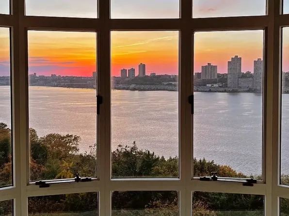 140 Riverside Drive image 12 of 12