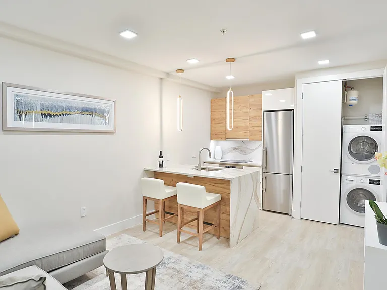 1819 Vernon St NW #2 — Photo 8
