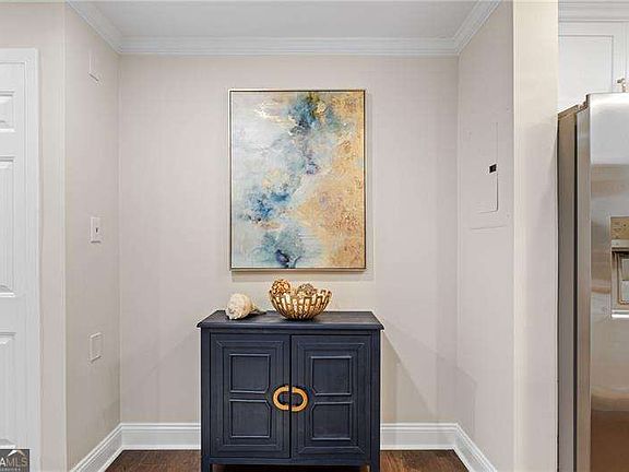 4th image of 1800 Clairmont Lake Rd