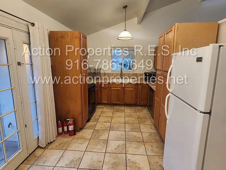 612 Gregory Ct — Photo 14