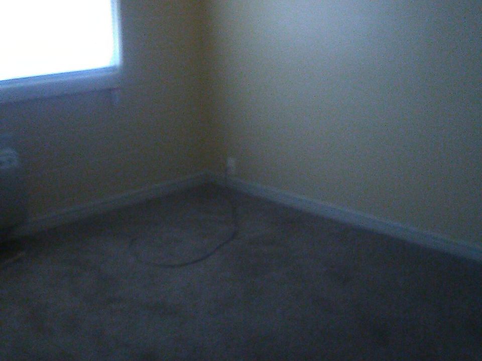 2nd image of 900 N Main St