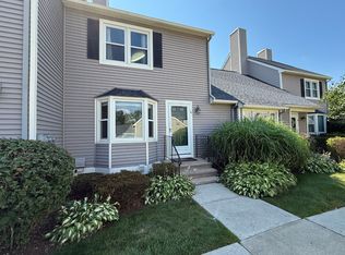 4 Cheltenham Ct #4, Suffield, CT 06078